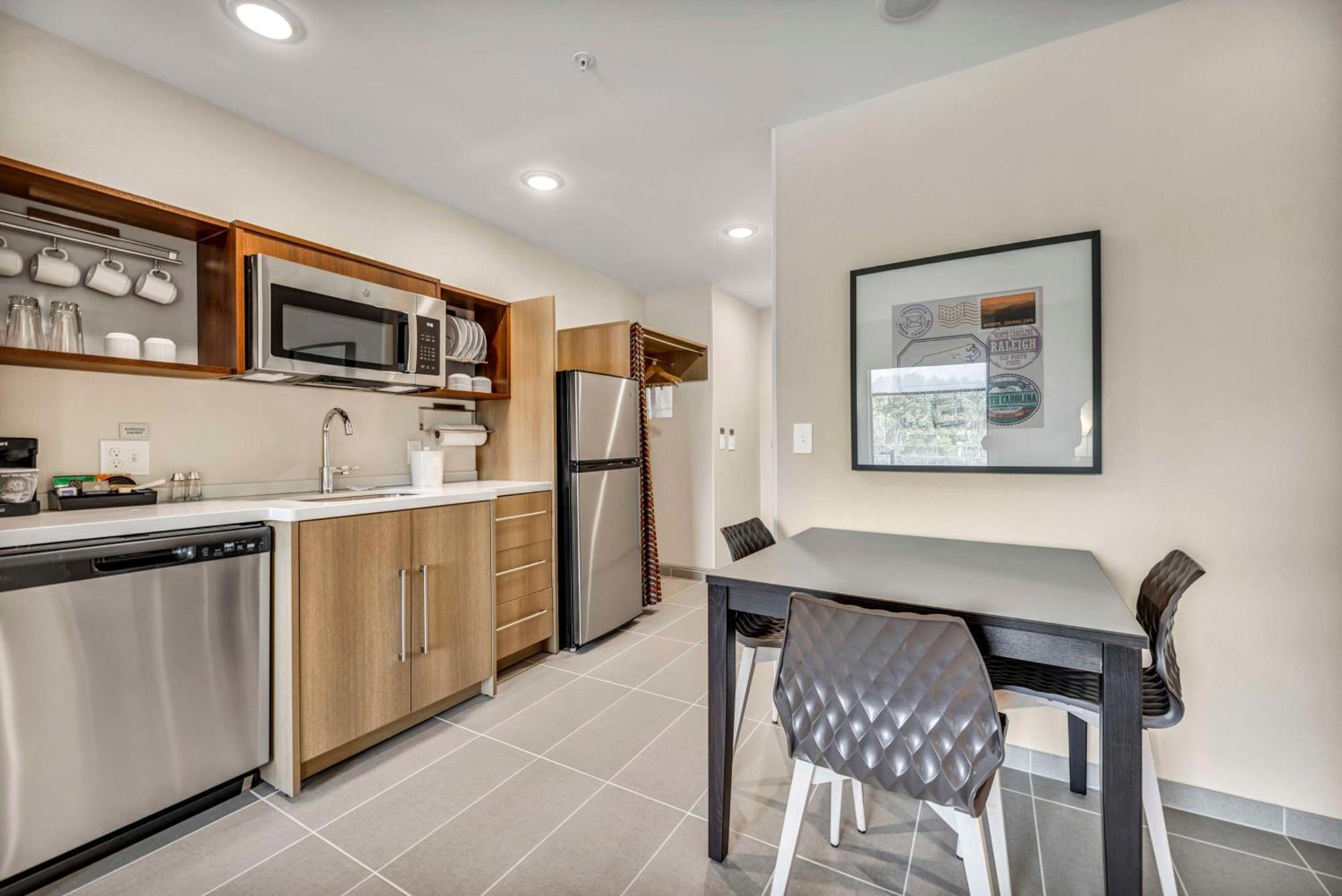 Home2 Suites By Hilton Raleigh West Lenovo Center ภายนอก รูปภาพ