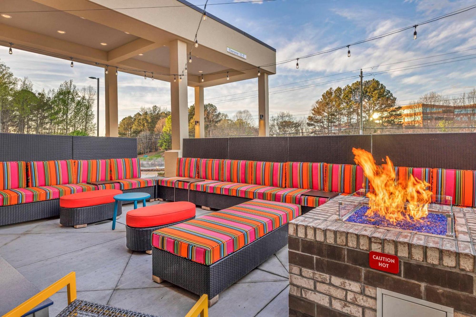 Home2 Suites By Hilton Raleigh West Lenovo Center ภายนอก รูปภาพ